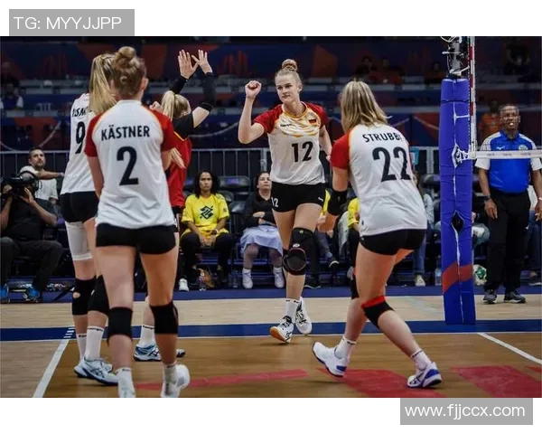 女排大奖赛巅峰对决美国女排迎战塞尔维亚女排精彩瞬间回顾